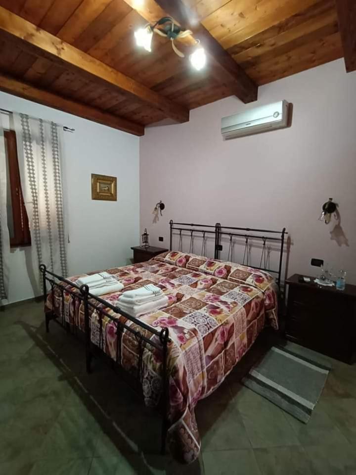 B&B Funtanadetalia Олмедо Екстериор снимка